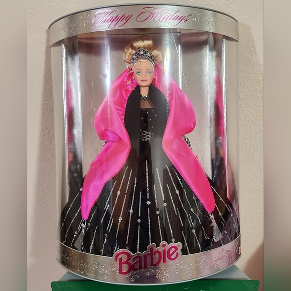 Happy Holidays Barbie - Picture 2 of 4